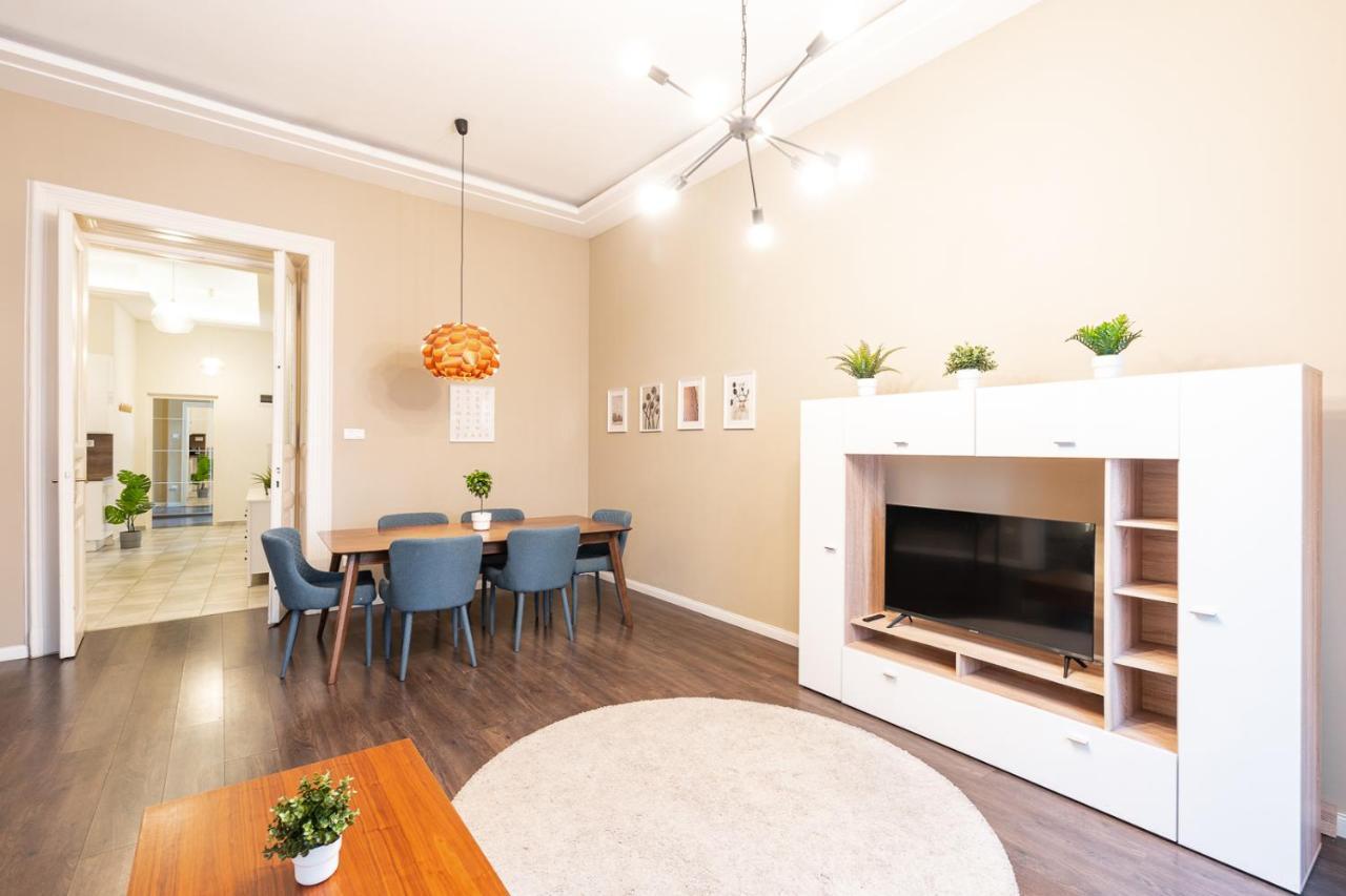 Spacious Luxury Apartment At The Heart Of Budapesta Exterior foto
