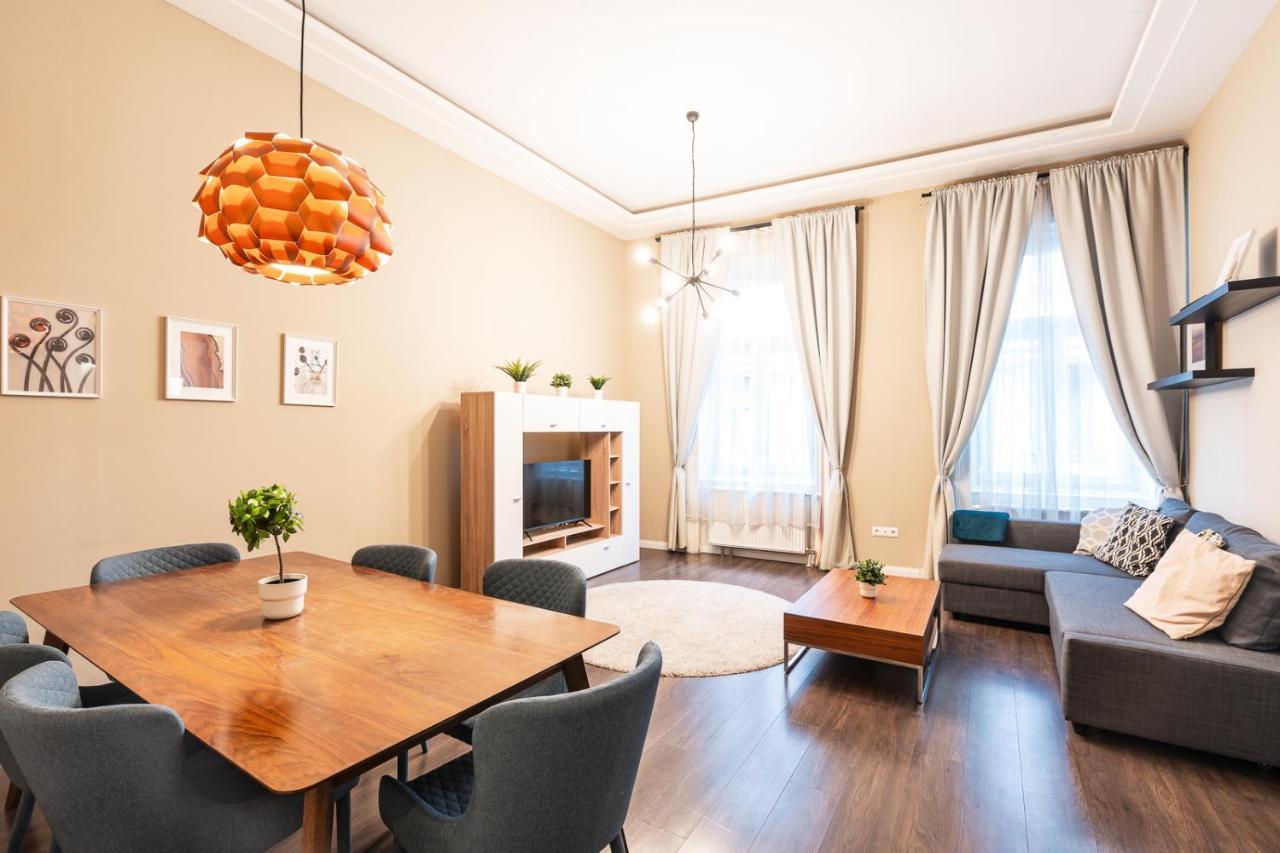 Spacious Luxury Apartment At The Heart Of Budapesta Exterior foto